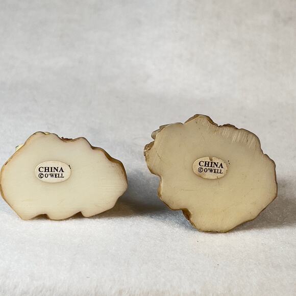 Grandeur Noel '01 Bethlehem Village (2 pcs) Hens & Woman O'Well Porcelain Resin - Picture 7 of 10